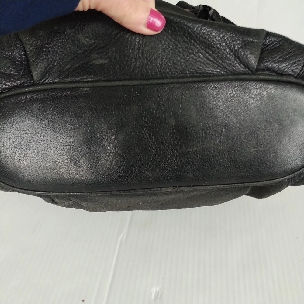 Michael Kors Black Medium East West Ring Tote - Picture 10 of 12